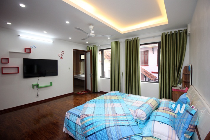 Quality house with morden style for rent in Tay Ho district 